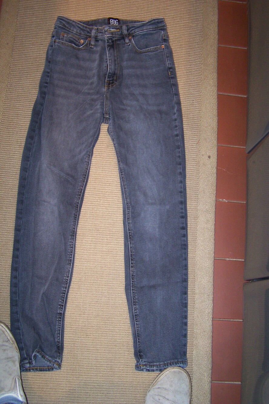 BDG Black (faded grey) jeans 27 W